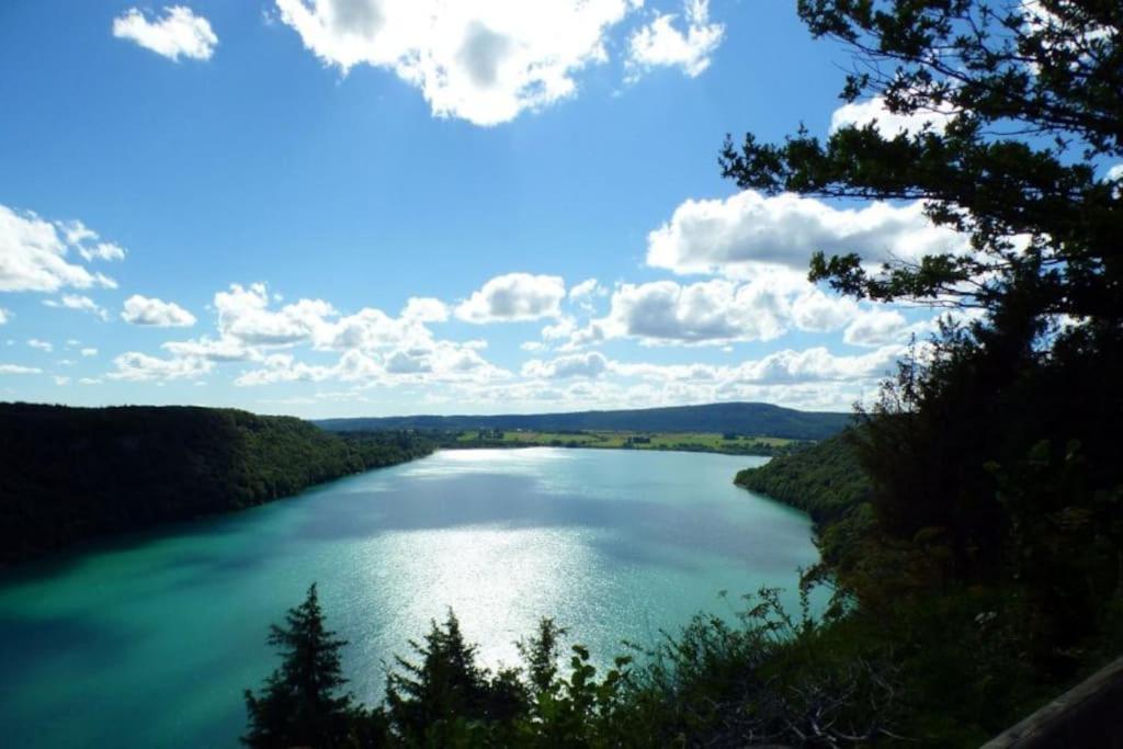 Superbe Appartement Au Coeur Du Jura ชอมปาญโญล ภายนอก รูปภาพ