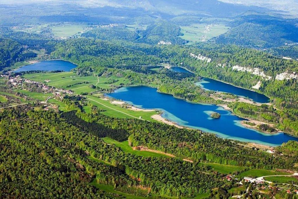 Superbe Appartement Au Coeur Du Jura ชอมปาญโญล ภายนอก รูปภาพ