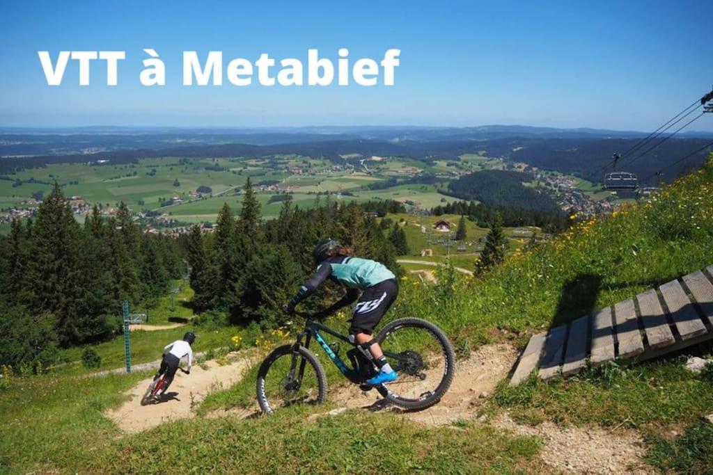 Superbe Appartement Au Coeur Du Jura ชอมปาญโญล ภายนอก รูปภาพ